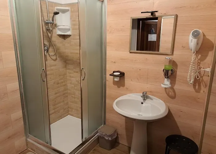 Empire 1970 Nocleg ze śniadaniem *